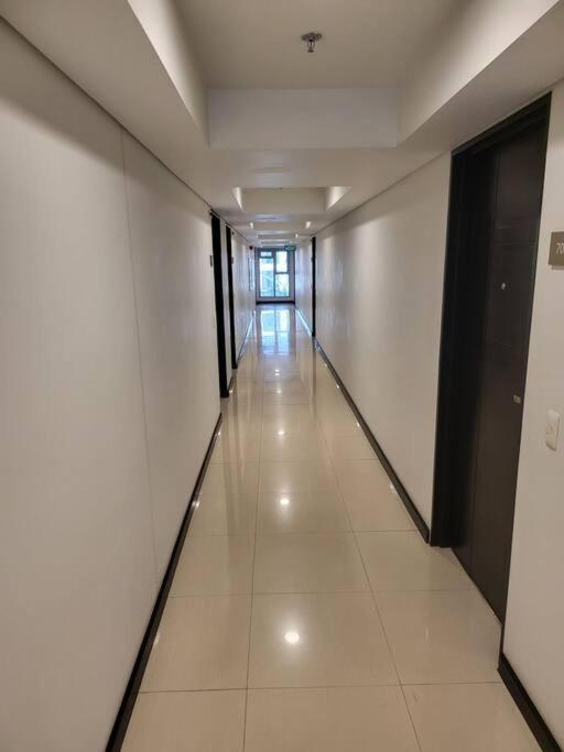 شقة مانيلا  في Luxury @ Bgc Sleeps 6 Comfortably Fast Wifi Pool! المظهر الخارجي الصورة