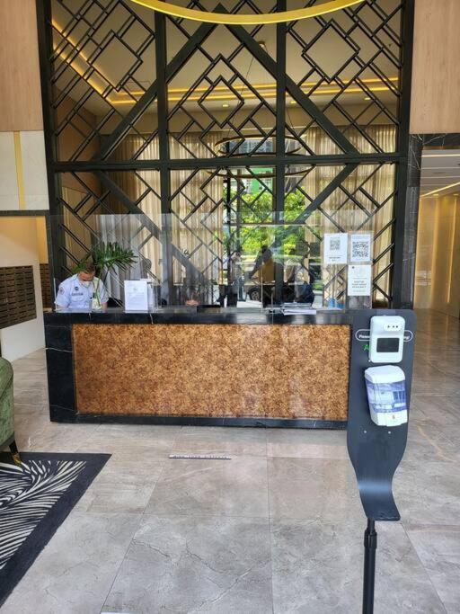 شقة مانيلا  في Luxury @ Bgc Sleeps 6 Comfortably Fast Wifi Pool! المظهر الخارجي الصورة