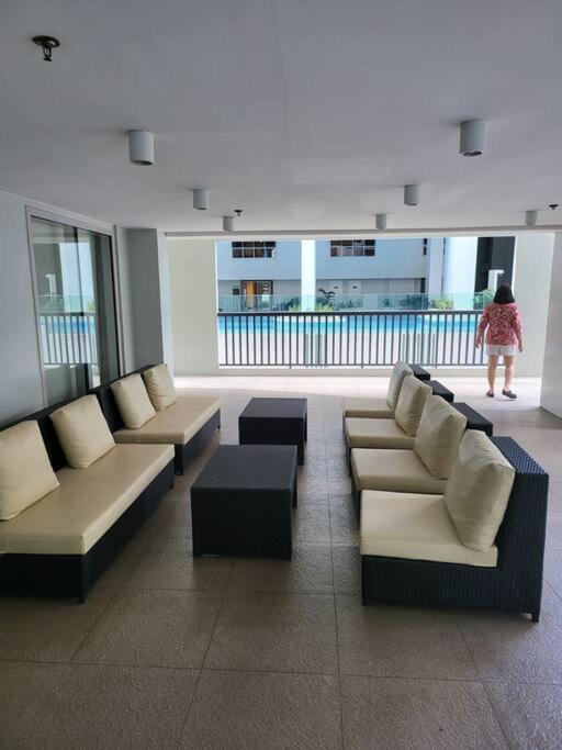 شقة مانيلا  في Luxury @ Bgc Sleeps 6 Comfortably Fast Wifi Pool! المظهر الخارجي الصورة