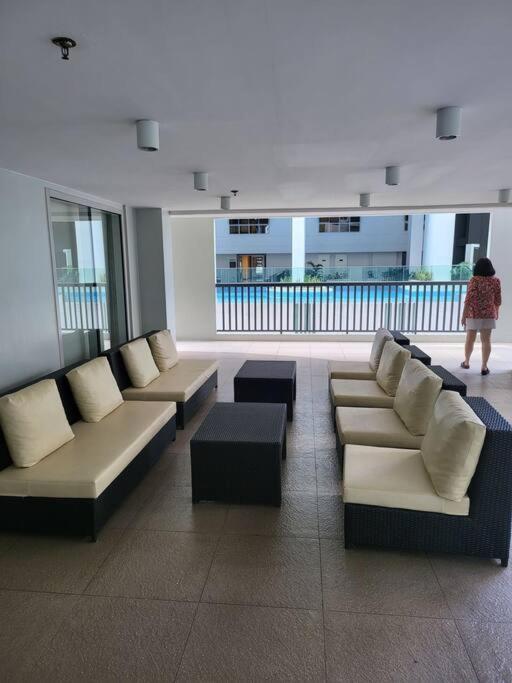 شقة مانيلا  في Luxury @ Bgc Sleeps 6 Comfortably Fast Wifi Pool! المظهر الخارجي الصورة