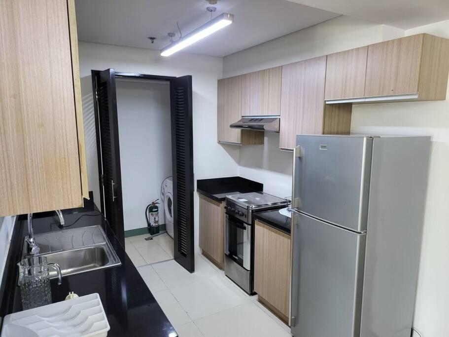 شقة مانيلا  في Luxury @ Bgc Sleeps 6 Comfortably Fast Wifi Pool! المظهر الخارجي الصورة
