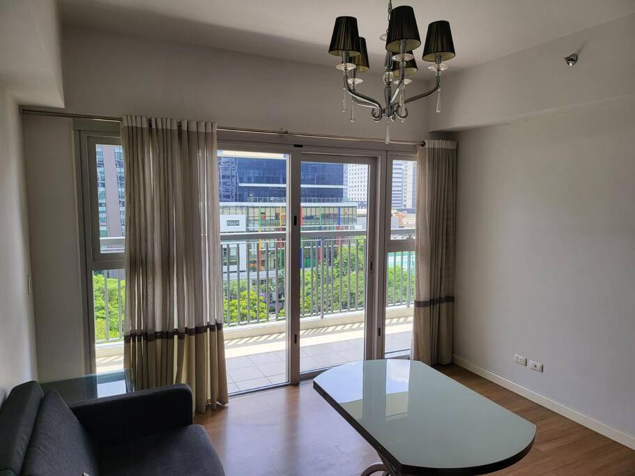 شقة مانيلا  في Luxury @ Bgc Sleeps 6 Comfortably Fast Wifi Pool! المظهر الخارجي الصورة
