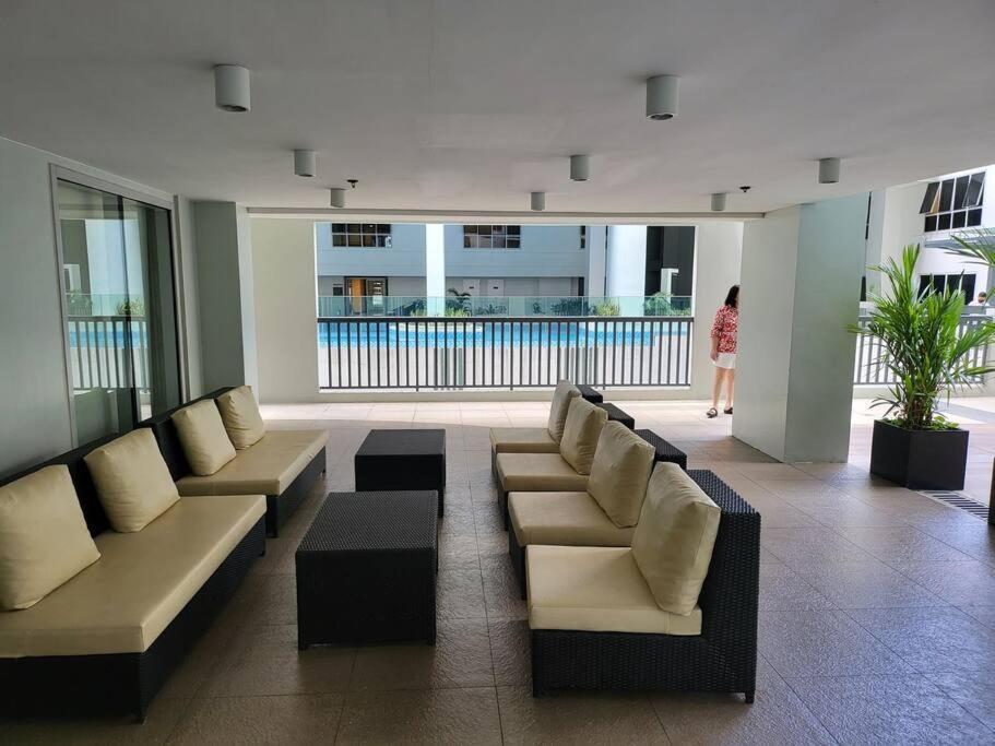 شقة مانيلا  في Luxury @ Bgc Sleeps 6 Comfortably Fast Wifi Pool! المظهر الخارجي الصورة