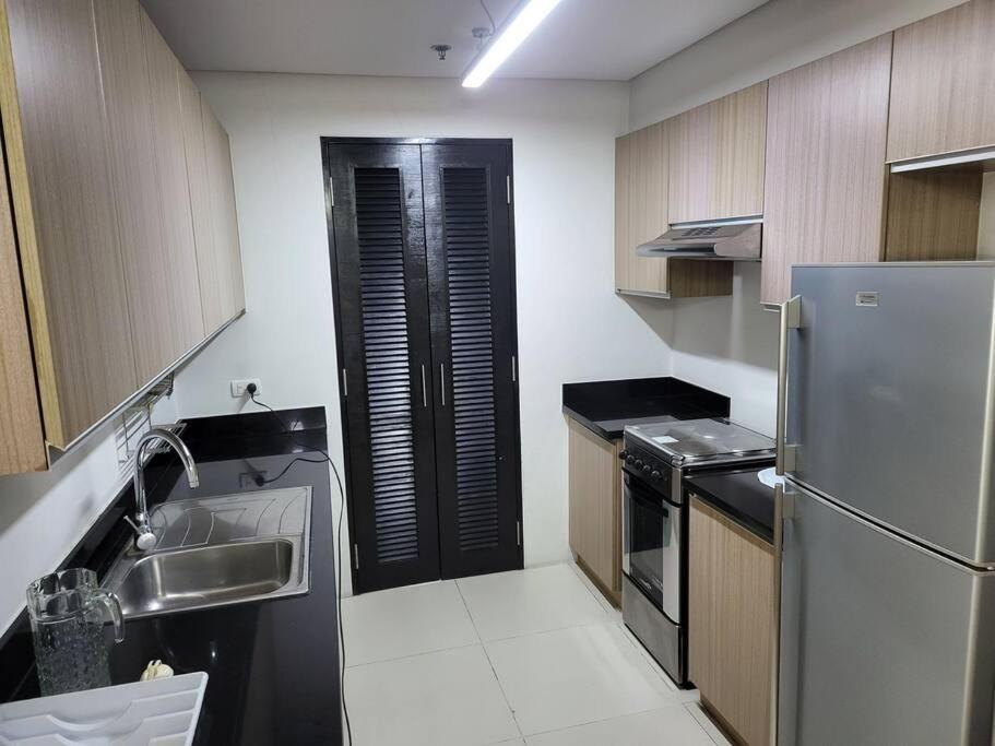 شقة مانيلا  في Luxury @ Bgc Sleeps 6 Comfortably Fast Wifi Pool! المظهر الخارجي الصورة