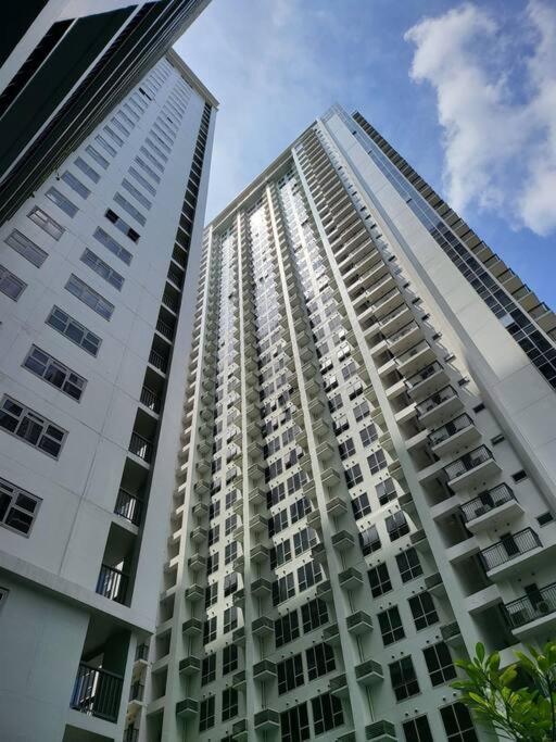شقة مانيلا  في Luxury @ Bgc Sleeps 6 Comfortably Fast Wifi Pool! المظهر الخارجي الصورة
