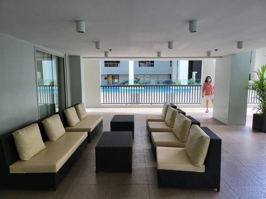 شقة مانيلا  في Luxury @ Bgc Sleeps 6 Comfortably Fast Wifi Pool! المظهر الخارجي الصورة